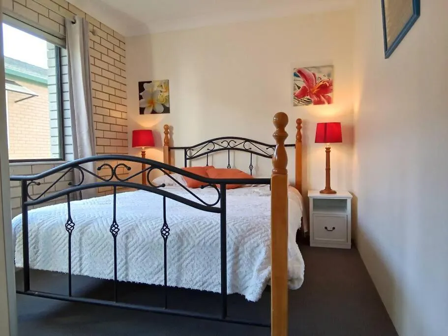 Ocean View Beachside 3 Bedroom 2 Bathroom Unit Caloundra Australia