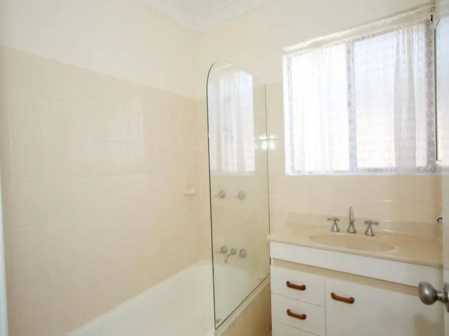 Ocean View Beachside 3 Bedroom 2 Bathroom Unit Caloundra 0*,  Australia