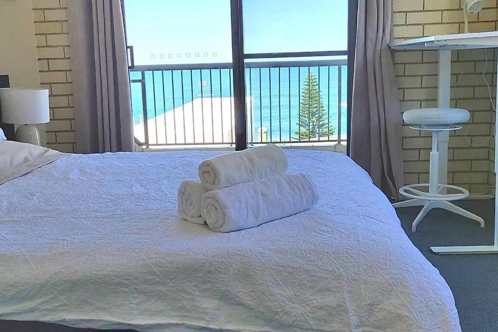 Apartment Ocean View Beachside 3 Bedroom 2 Bathroom Unit Caloundra