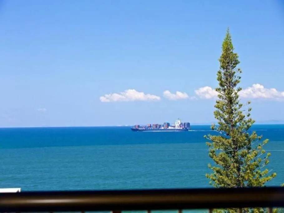Ocean View Beachside 3 Bedroom 2 Bathroom Unit Caloundra Apartment